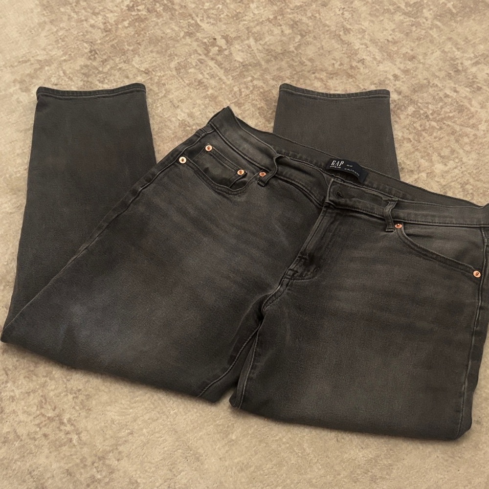 Woman’s Black Jeans